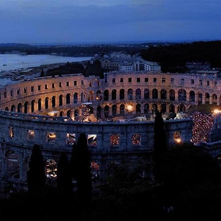 City Center Studio 4 Two Pula Exterior photo